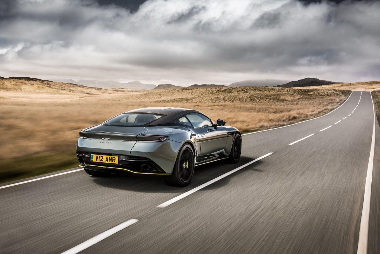 Aston martin db11 2022