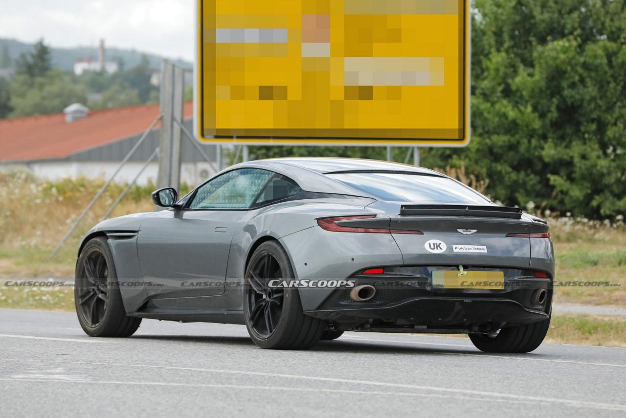 Aston martin db12 2023