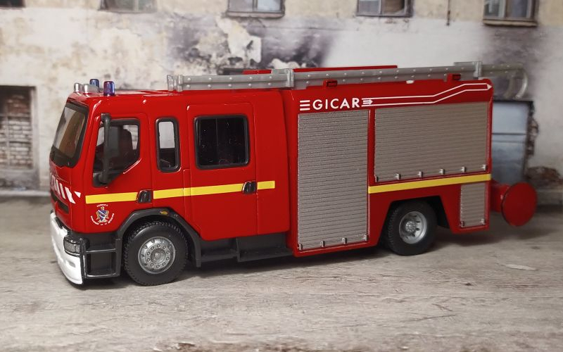 Camion Renault Premium FPT Pompiers Burago 1/50°